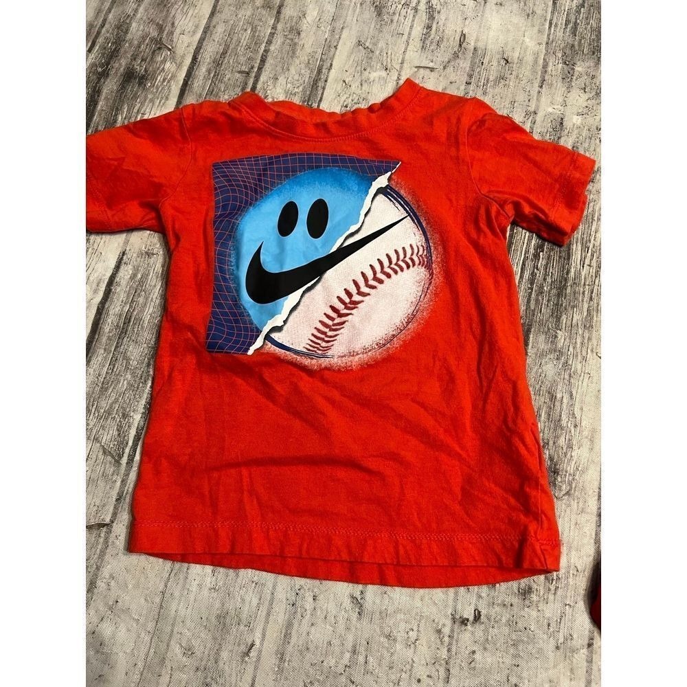 Boys red baseball Nike T-shirt short‎ sleeve size small